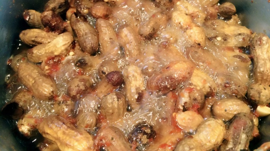 Spicy, Salty Boiled Peanuts