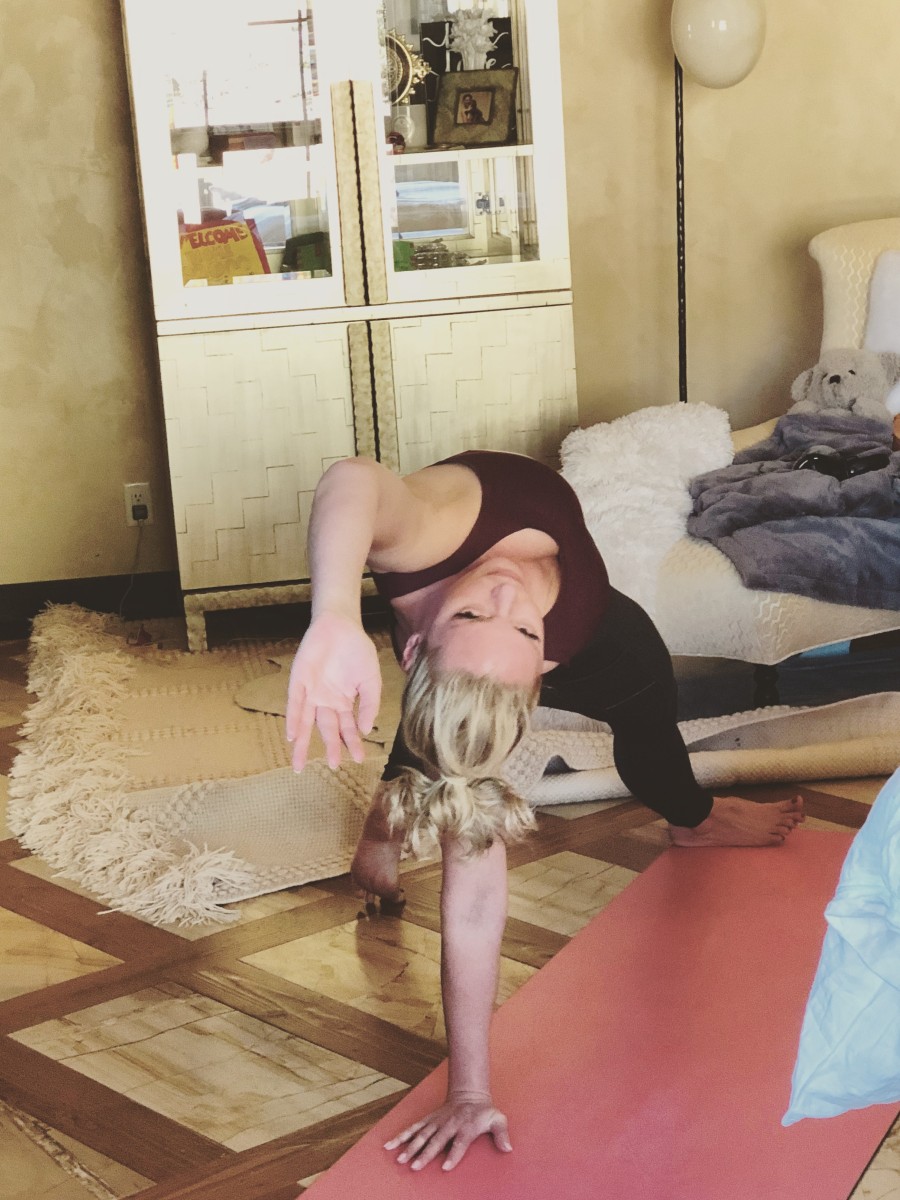 Katherine Heigl's yoga workout routine