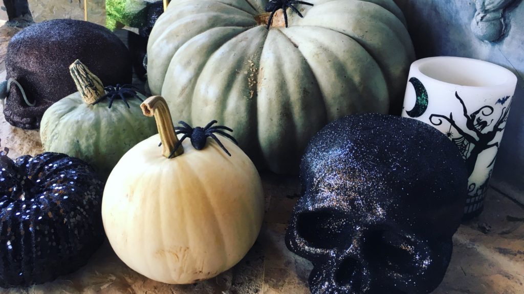 Spiders, glitter skulls, candles, mice and pumpkins